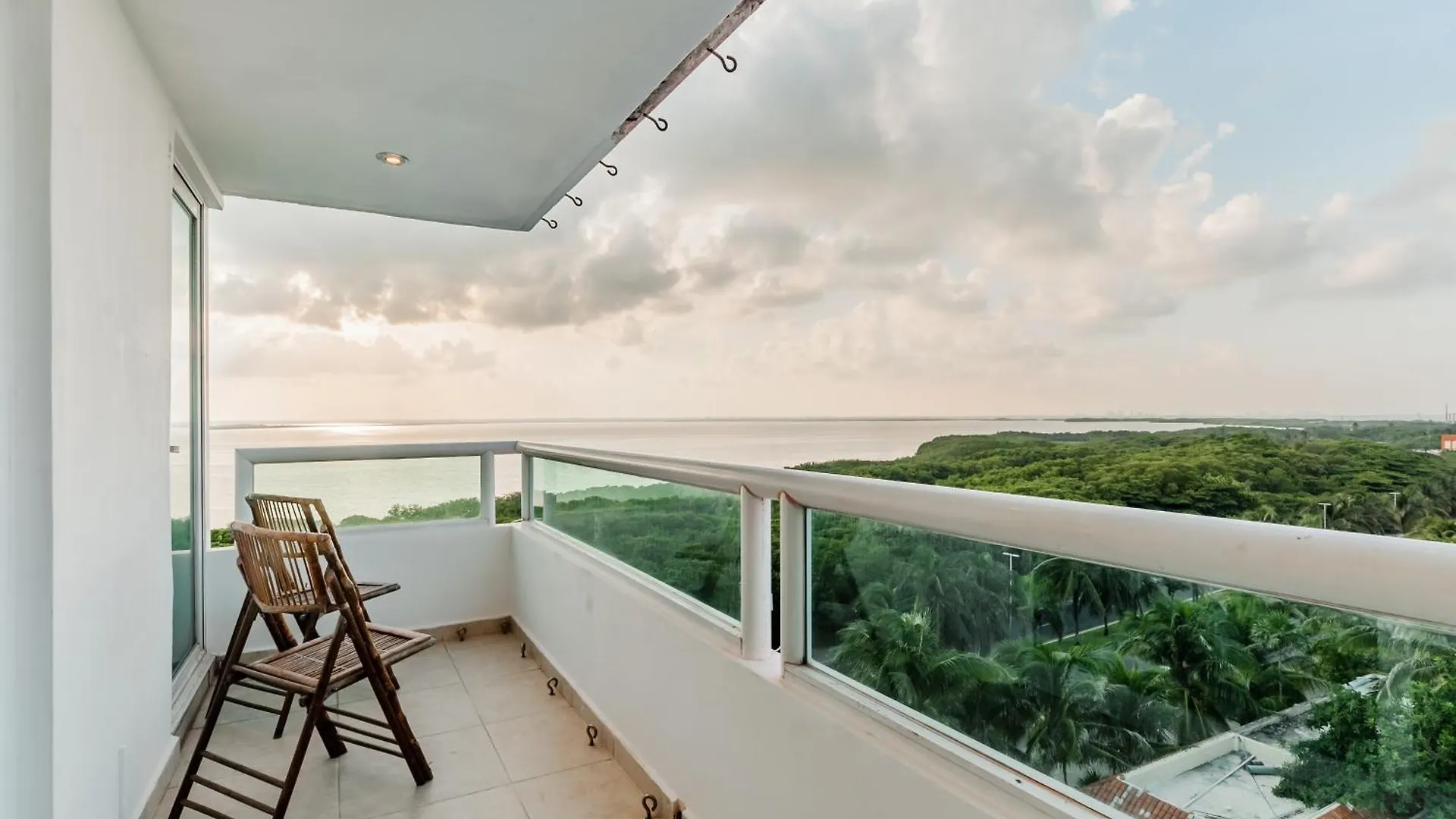 Brisas Beachfront Penthouses Cancun