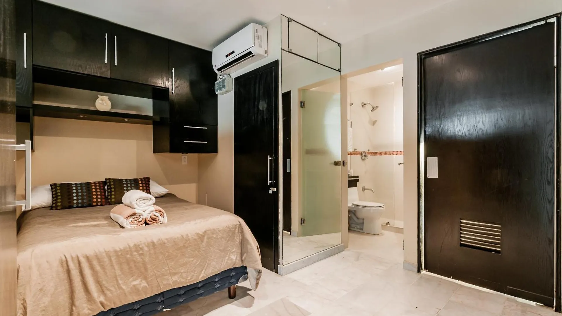 **** Aparthotel Brisas Beachfront Penthouses Cancun Mexico
